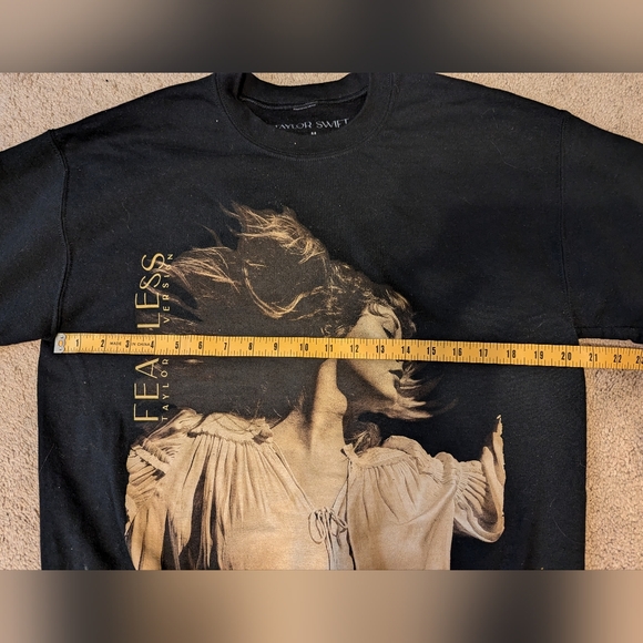 Fearless Taylor's Version graphic black crew neck (Taylor Swift merch) - Picture 5 of 9